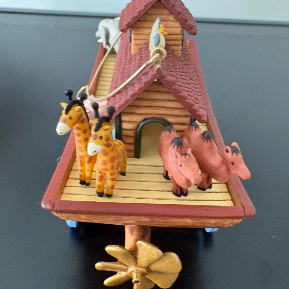 Hallmark Noah's Ark 2004 Christmas Tree Ornament- Like New